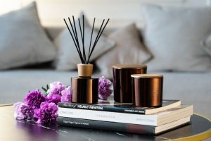 Ароматические свечи и диффузоры: руководство по созданию ароматного и расслабляющего дома